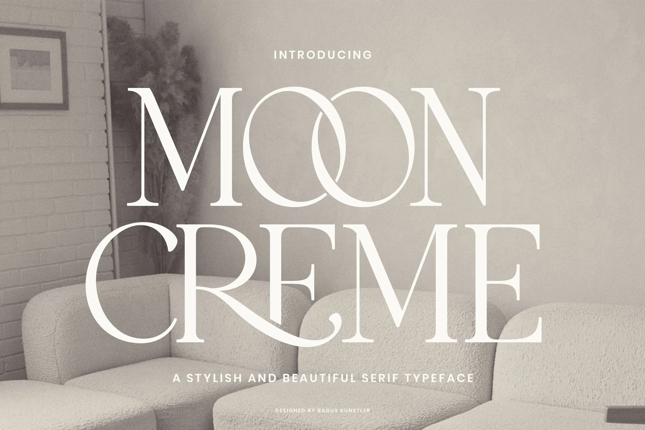 Moon Creme Font featuring high contrast between thick and thin strokes and exaggerated, elegant serifs